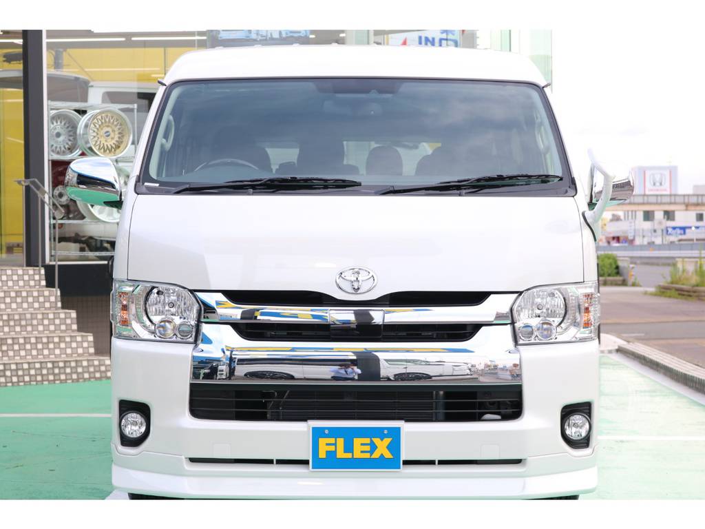 トヨタセーフティセンス付き♪純正オプションのＬＥＤヘッドライトも装備♪