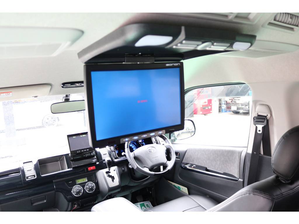 嬉しい後席モニターも装備されております♪