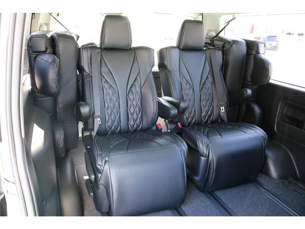 乗車人数に合わせてシートをスライド出来ます♪