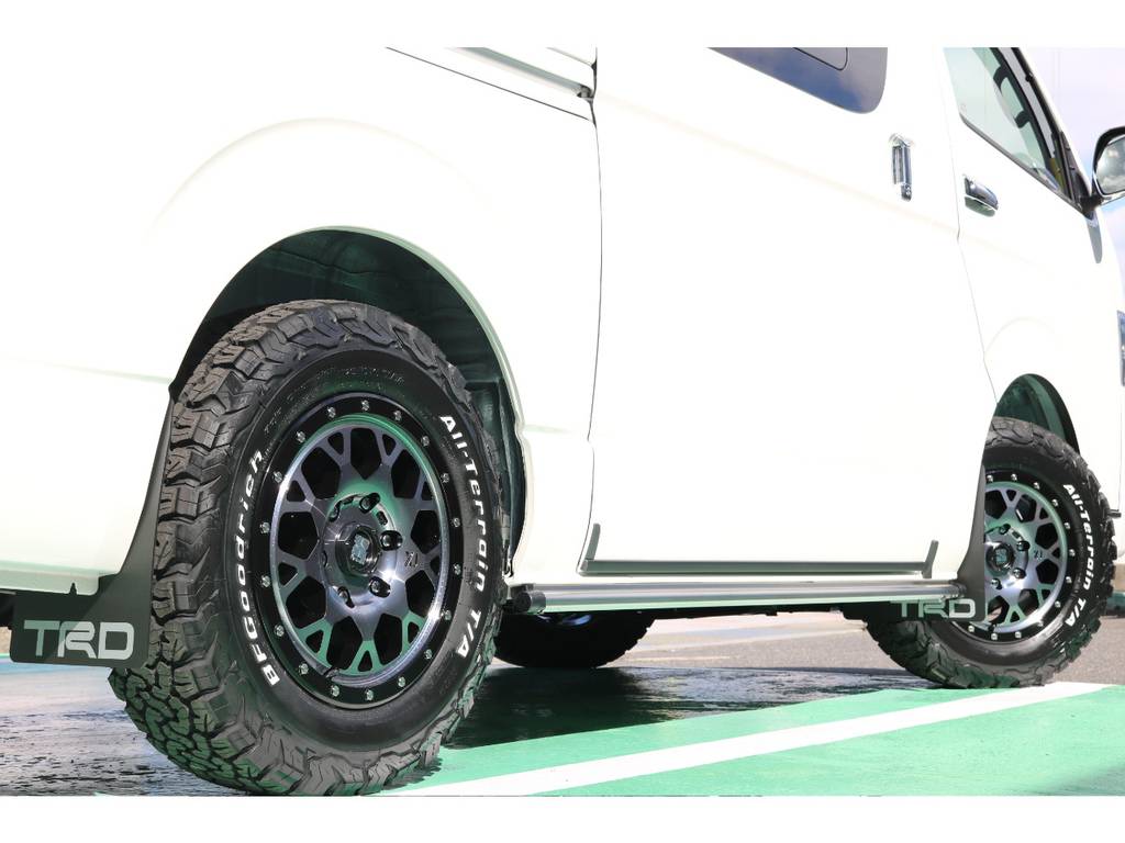 タイヤは四駆の定番　グットリッジをセレクト！マッチしてます！