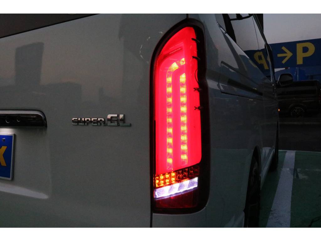 バレンティ製ＬＥＤテールＲＥＶＯ　流行りのシーケンシャルウインカーです！