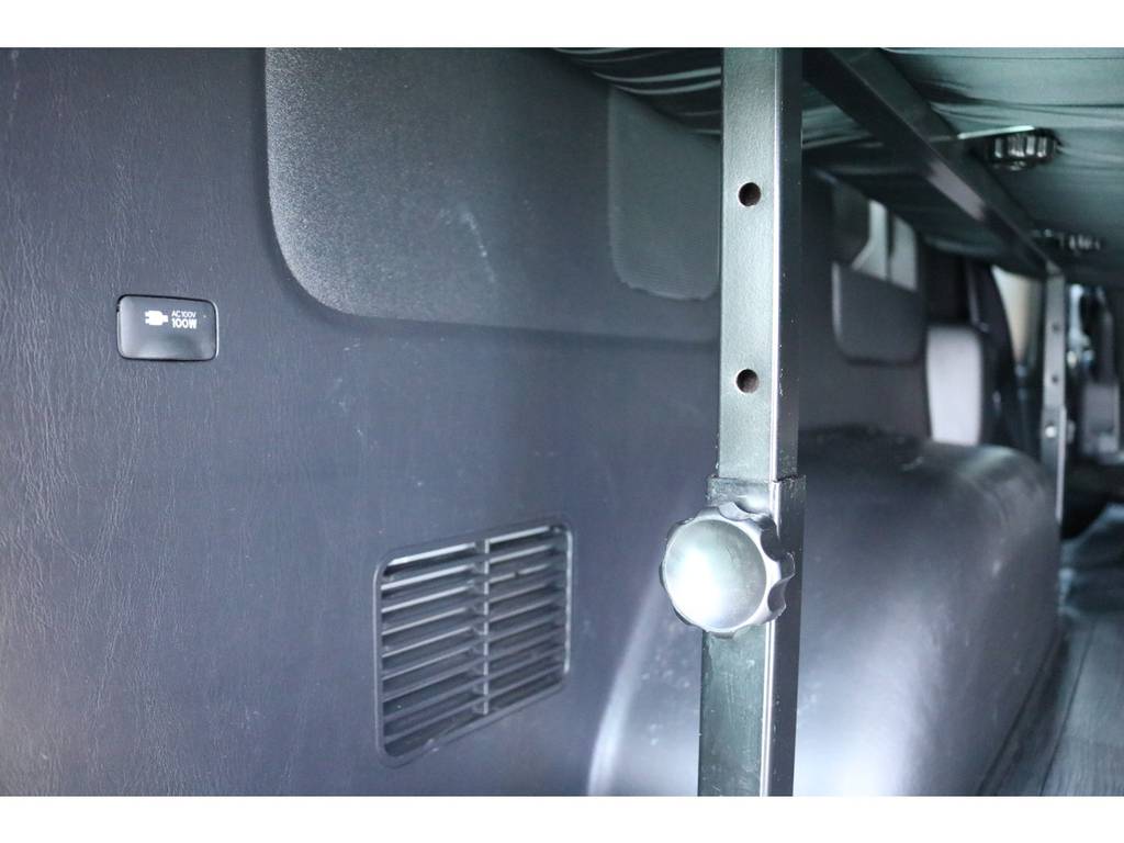ベットの高さ変更は簡単に出来ます！　後ろにもAC100vのコンセント付き♪