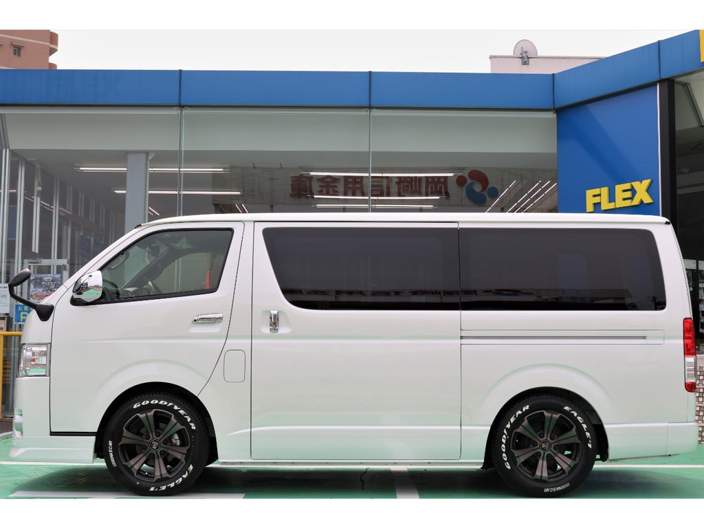 電話やメールでのお問い合わせも可能です、50thの車両とお伝えしていただければスムーズにお話しできると思います！！