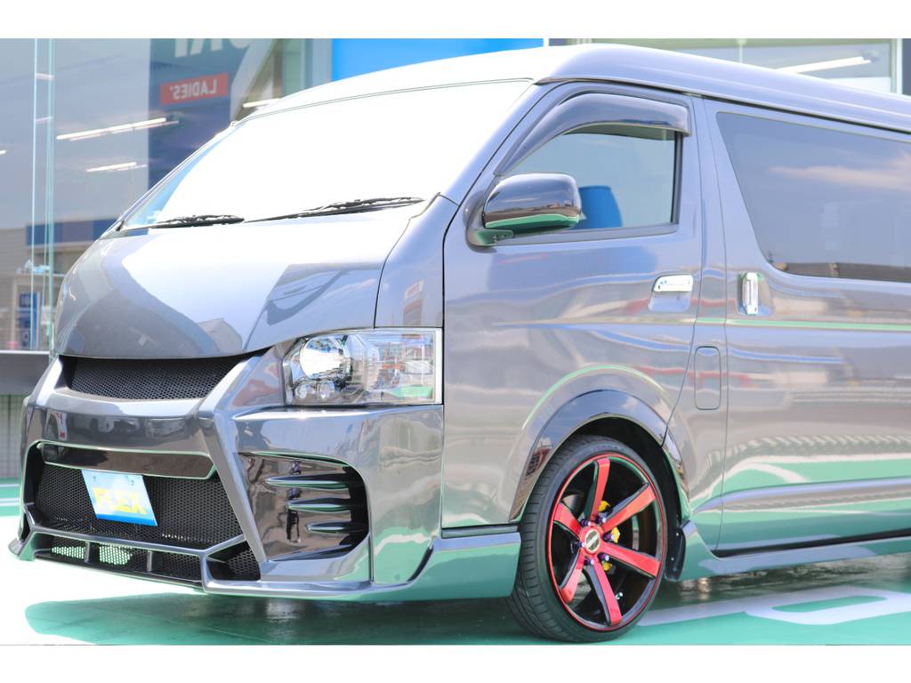 カスタム満載の中古車両なので気になる方は是非お早めに！