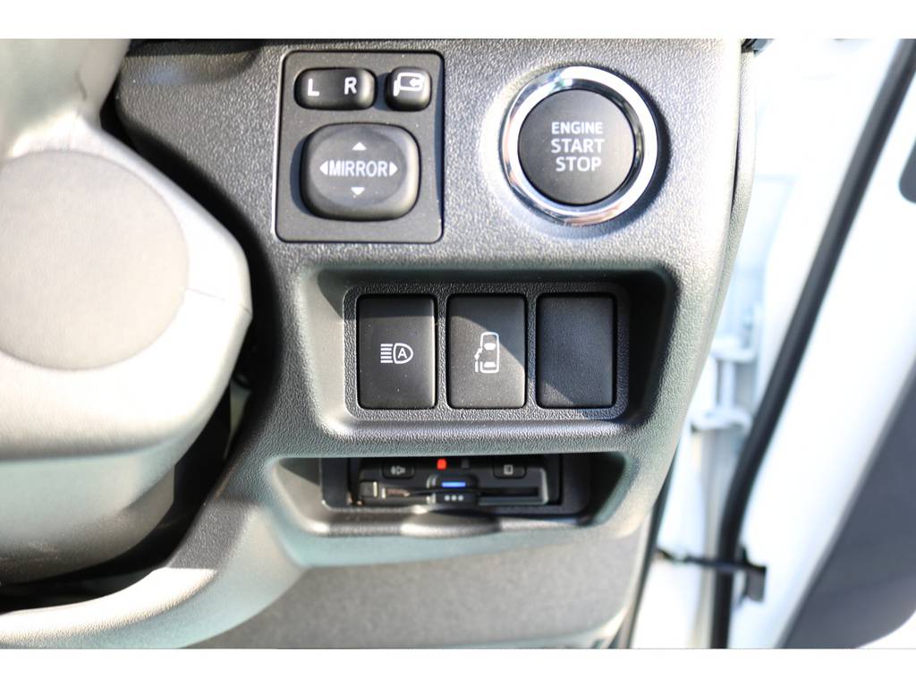 メーカーOPもしっかり完備♪　是非現車をご覧にいらしてください♪