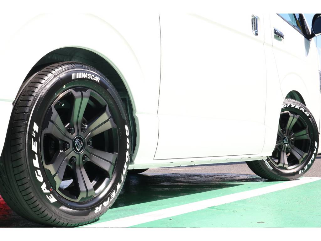 タイヤはハイエースで大人気のグットイヤーナスカータイヤです♪
