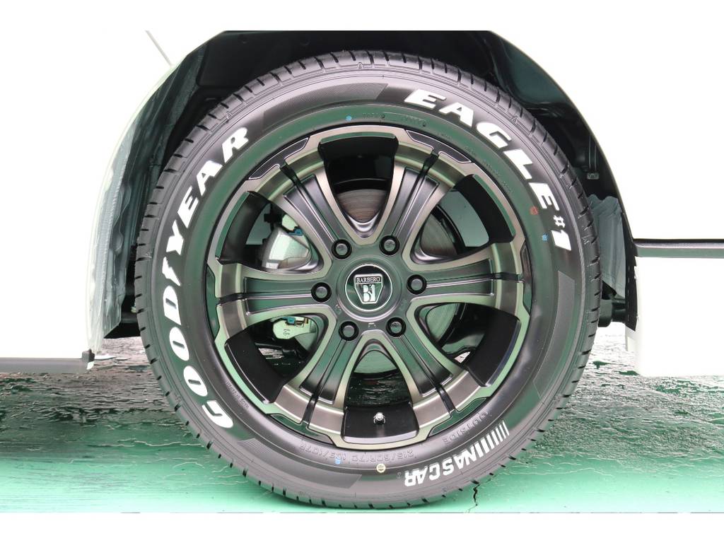 ホイールはFLEXオリジナル　バルベロディープス17インチをセレクト♪