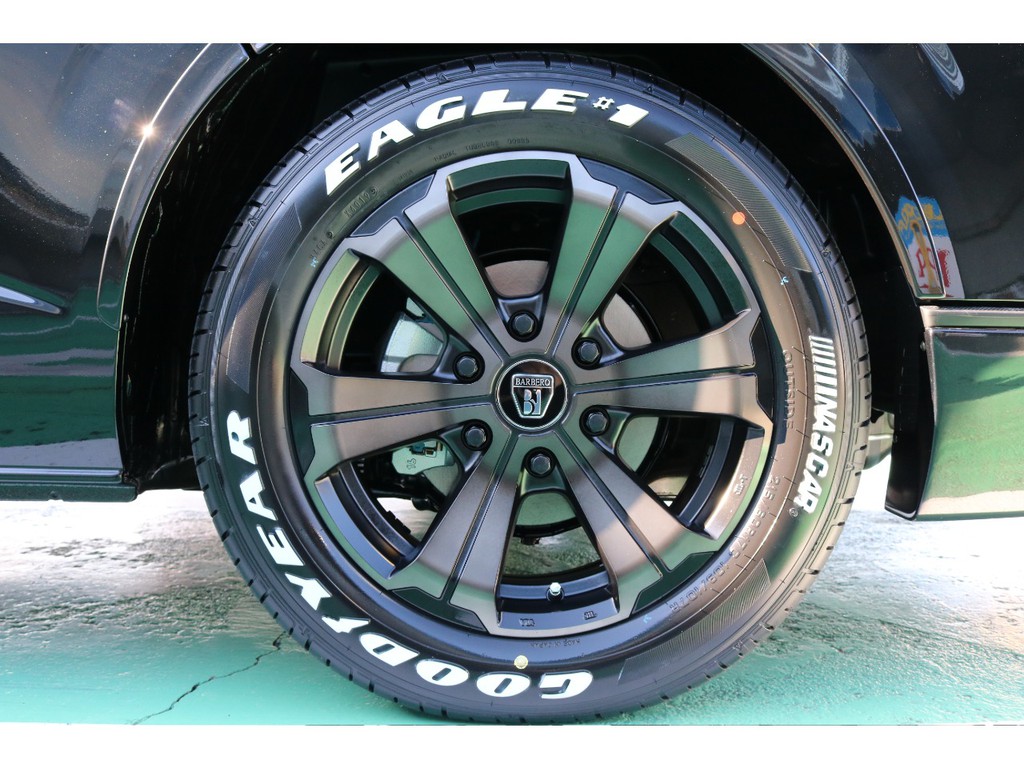 ＦＬＥＸオリジナルカラーバルベログランデ１７インチを装着しております！