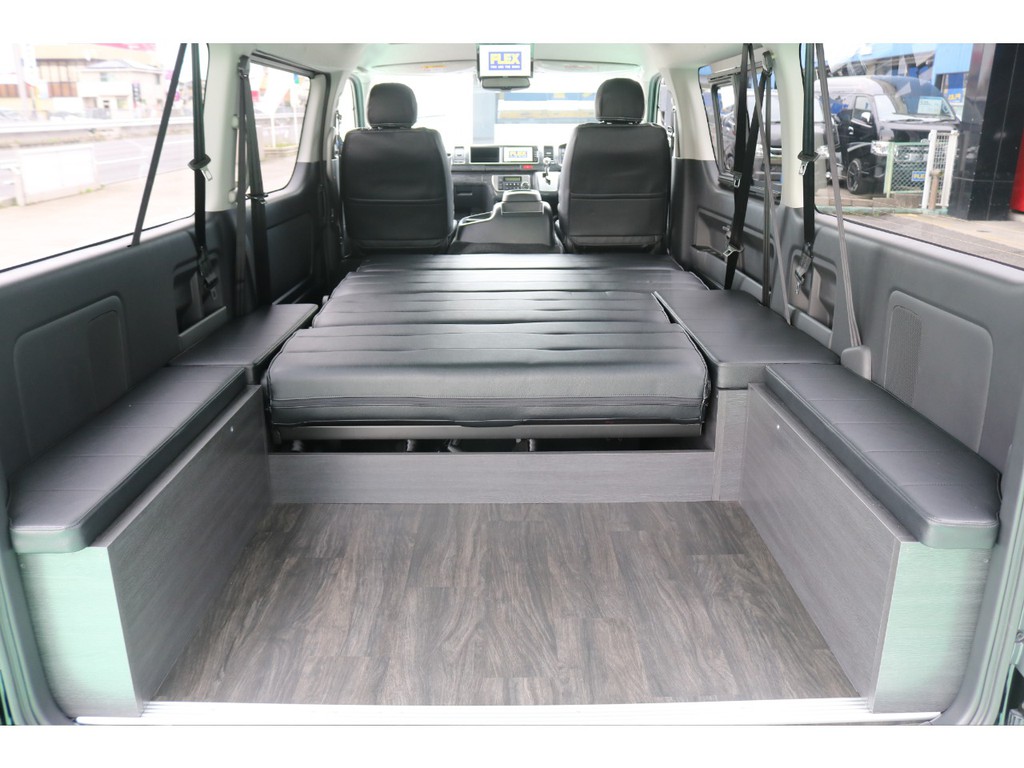 荷物＋車中泊の方。この空間を見てから他の車と比べてみてください！！