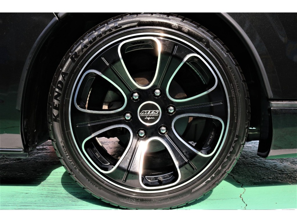 ホイールはM.T.S18inch AWとなっております！