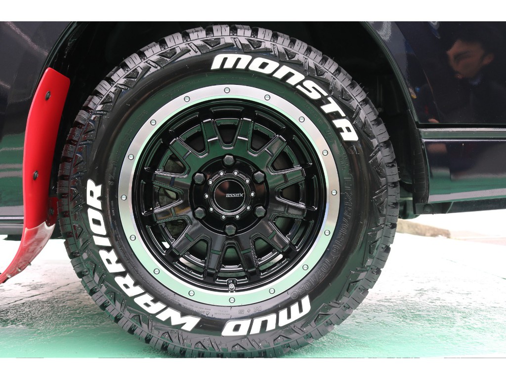 ホイールはESSEX　16inch　EX-16AW新品を装着致しました！