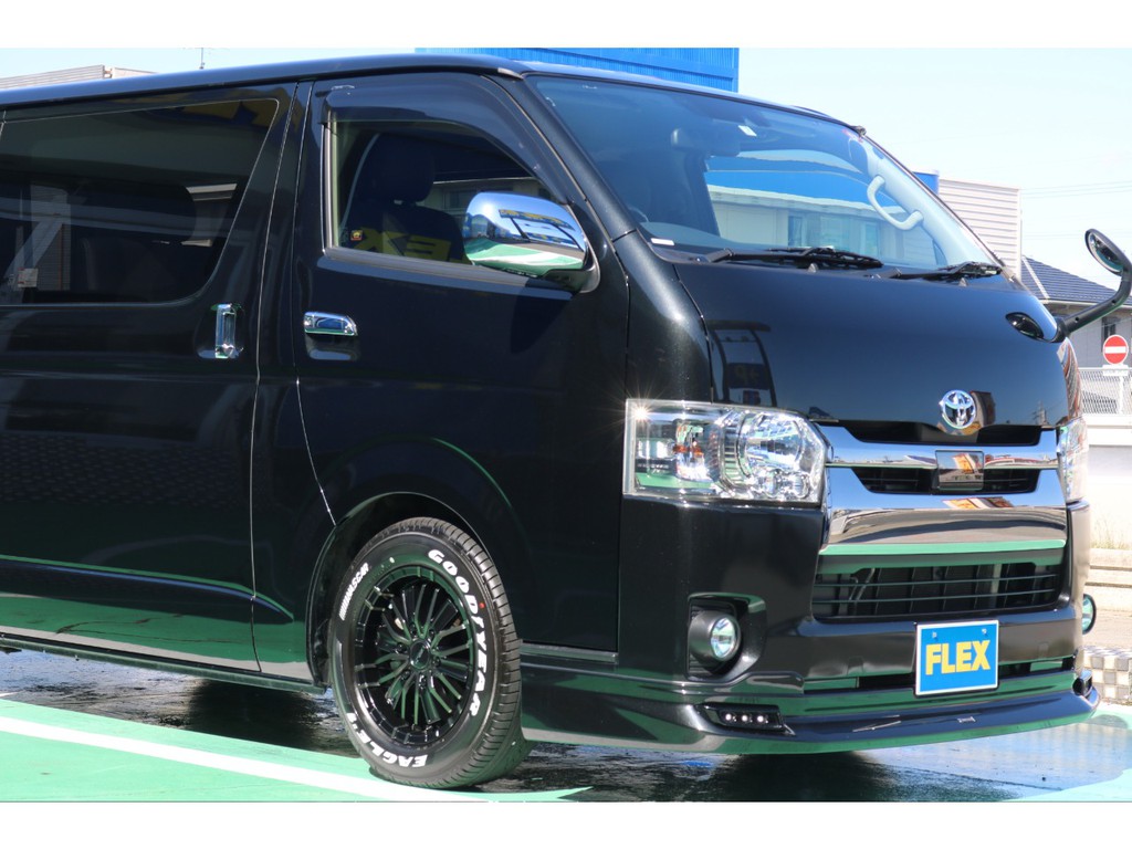 Ｈ３０年式ハイエース　ガソリン　特別仕様車のダークプライムの入庫です！