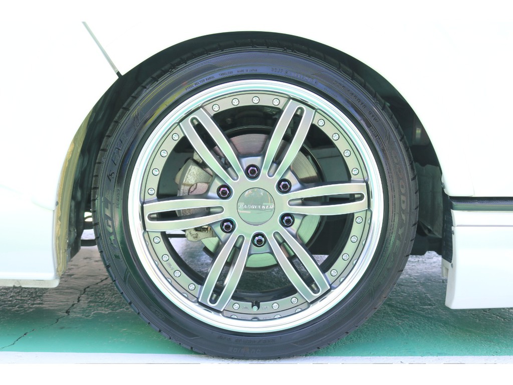 ホイールは415コブラバットラッカー18インチを装着しております