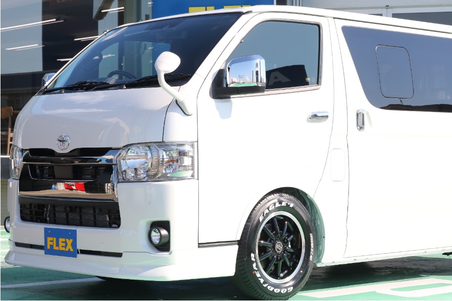 フロントアンダーミラーを同色に塗っています！！