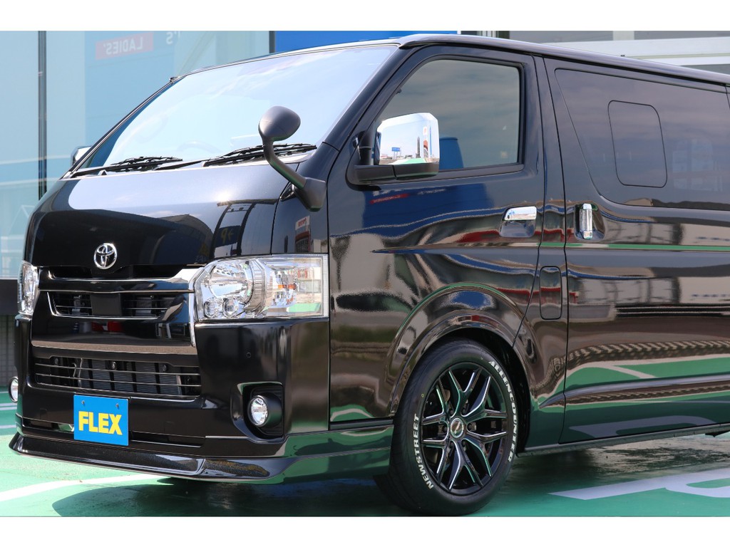 黒い車体に黒いホイールで引き締まって見えますね♪