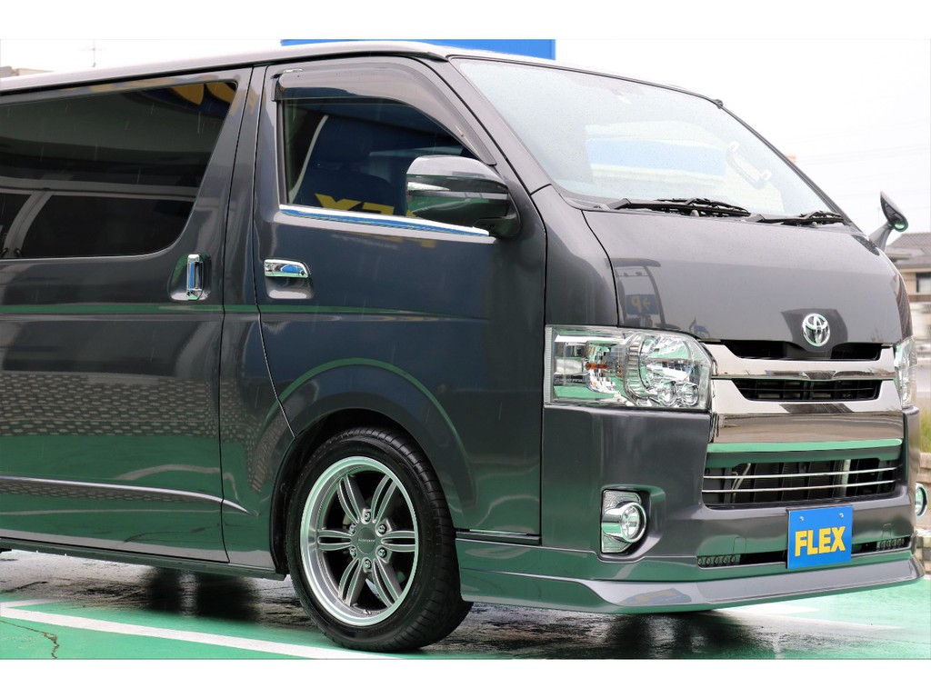 中古車ならではの、便利なカスタムが豊富の1台！