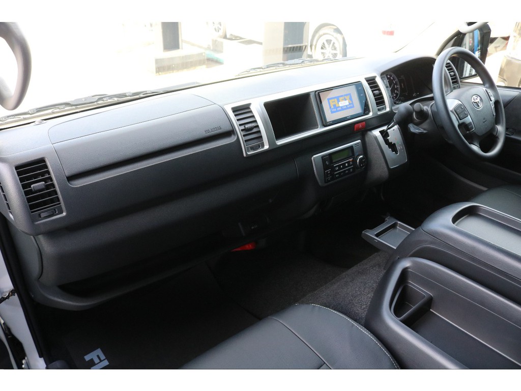 助手席足元にはＡＣ１００Ｖ電源！