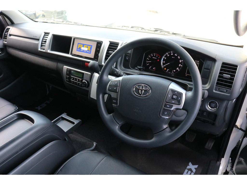 ステアリングスイッチで快適走行♪