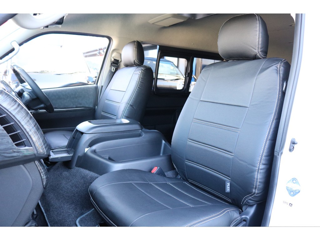 全席純正シートにはシートカバーの装着をしております