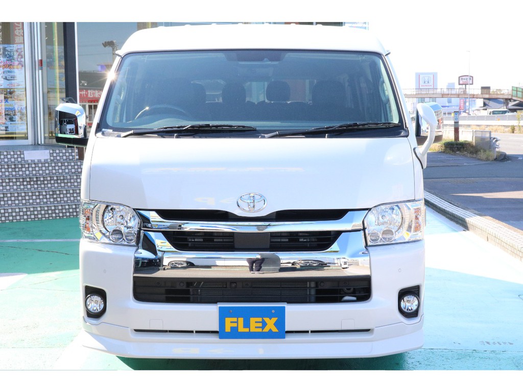 通常納期のかかるハイエースですが在庫車両の為最短２週間でご納車可能となっております！