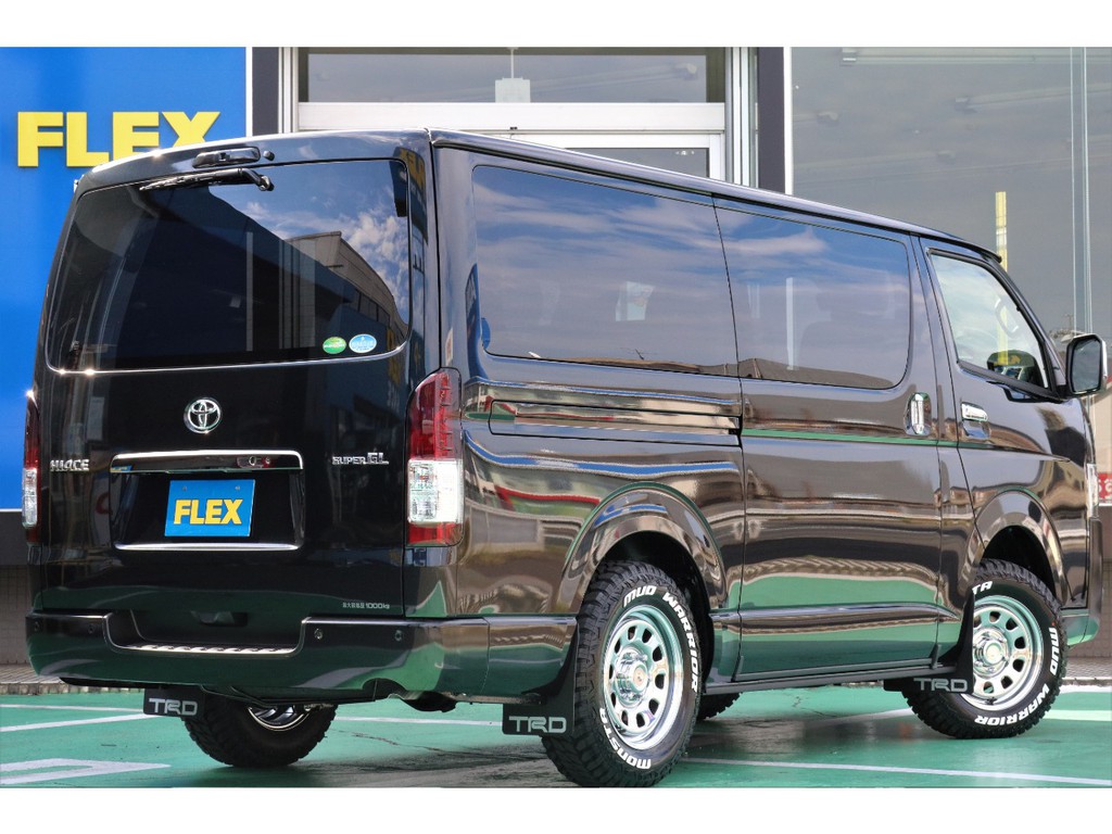 純正スモーク塗装を行ったテールランプがまたかっこいい！