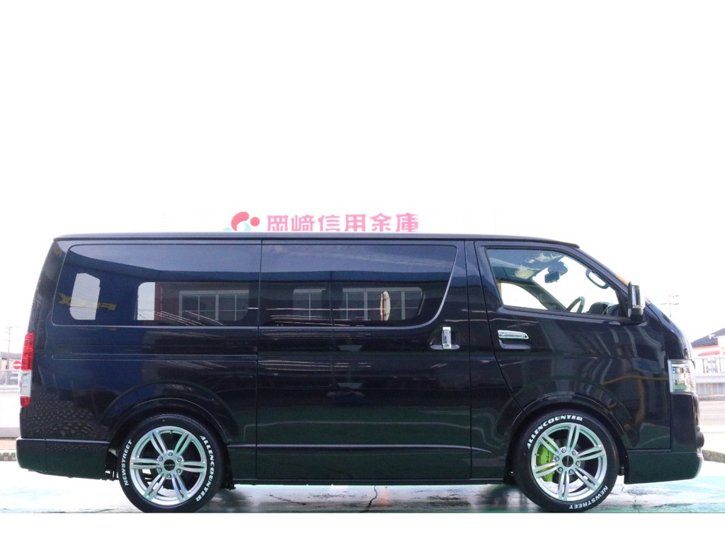ローダウン施工済みで乗り降りも快適に♪