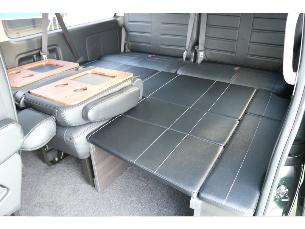 ３列目シートはリクライニング加工施工済みです♪