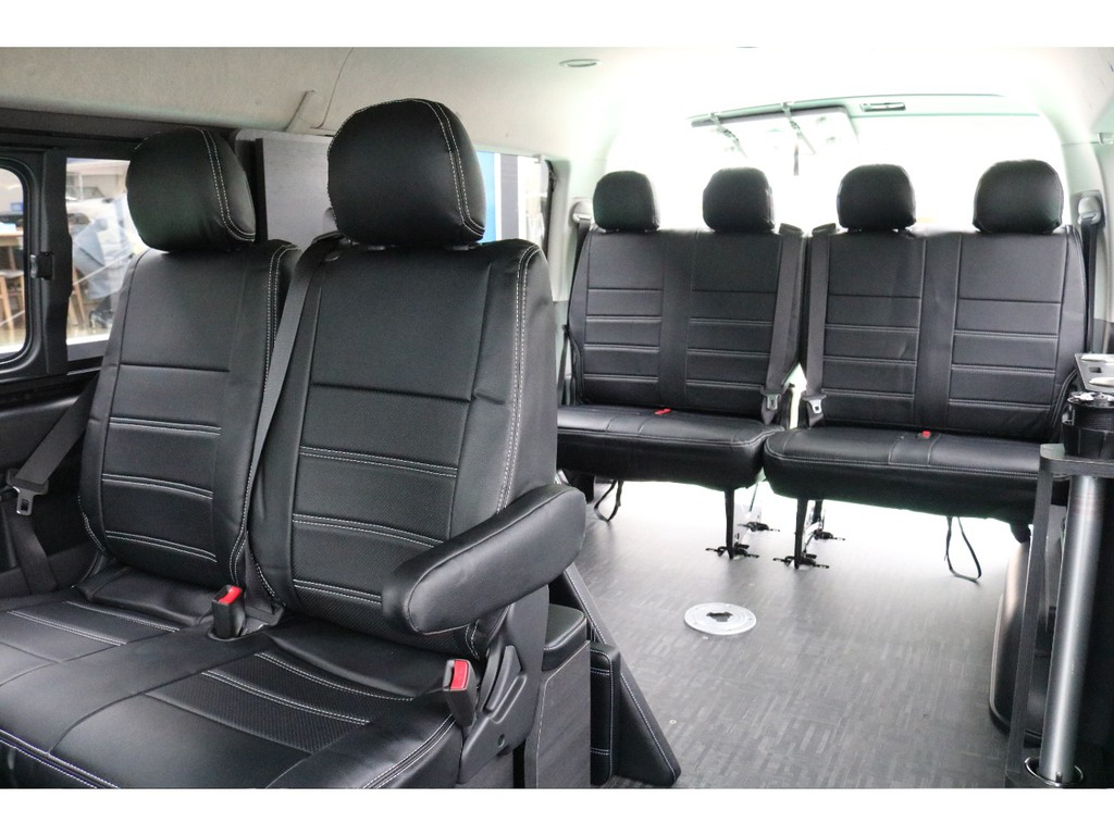 ベットマットを収納する事で４列目にも乗車可能となります！
