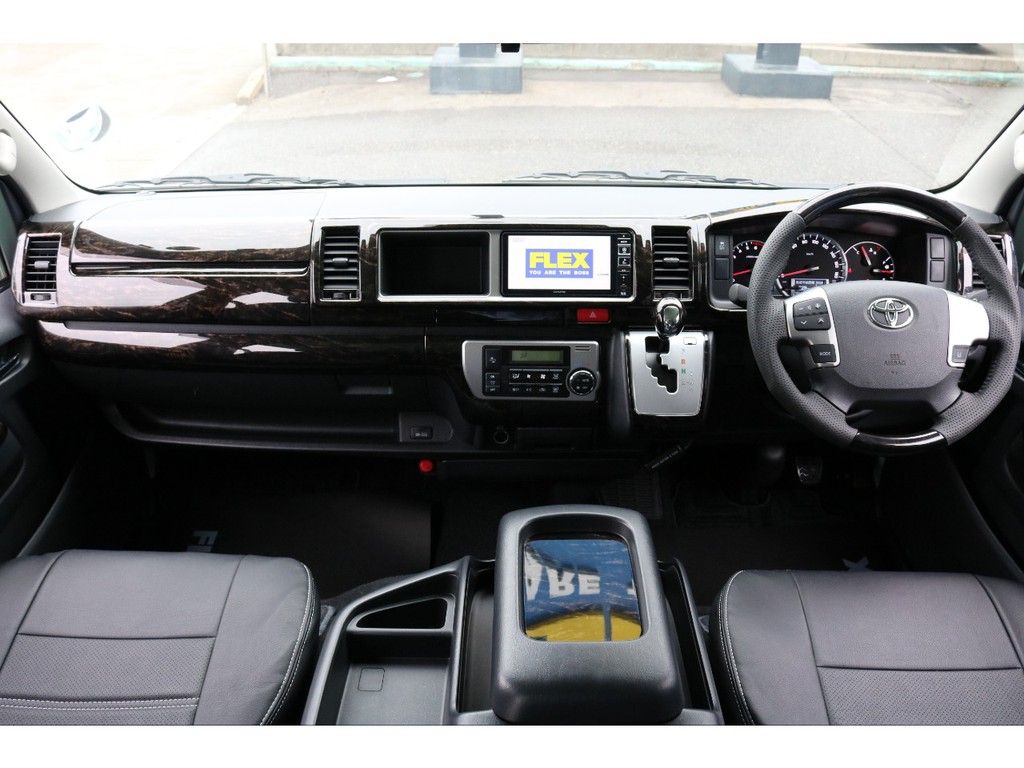 R1年式ハイエースワゴンGL！低走行！高年式！カスタム済みハイエース入庫致しました！