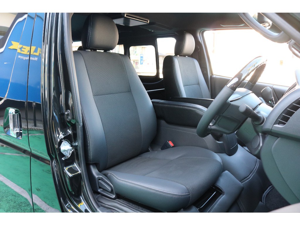 運転席からの視界は高く運転もしやすいです♪