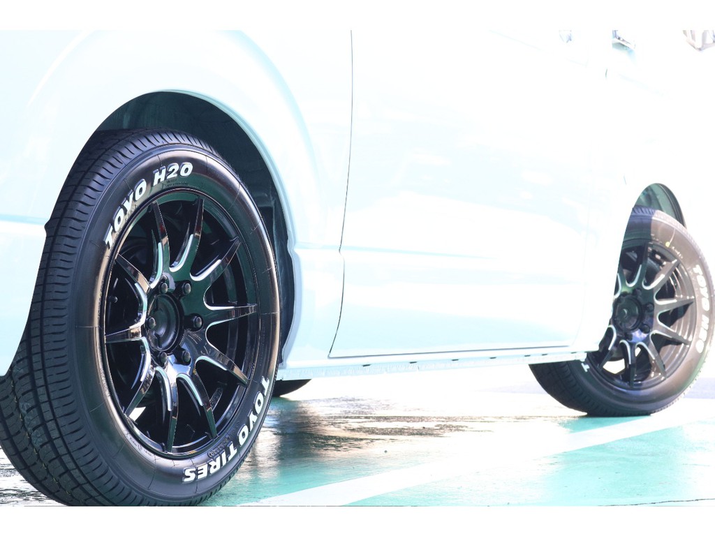 タイヤはバンタイヤのトーヨーＨ２０のセットとなります