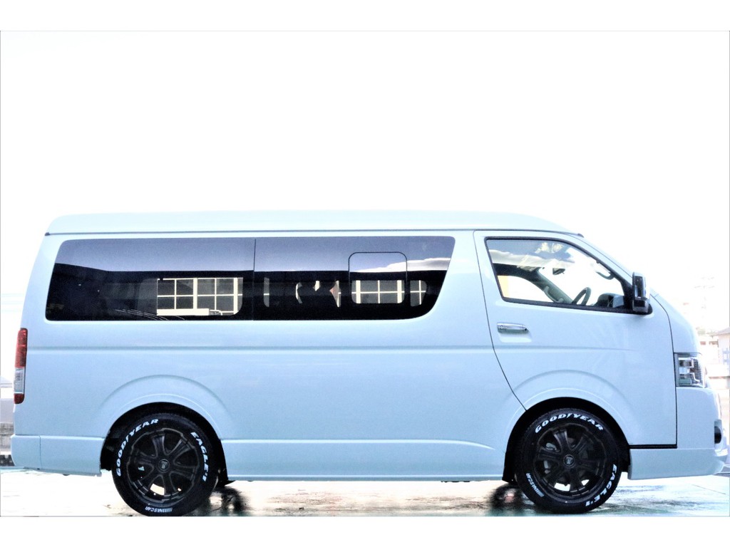 ローダウン施工でフロントシートへの乗り込みも快適に♪