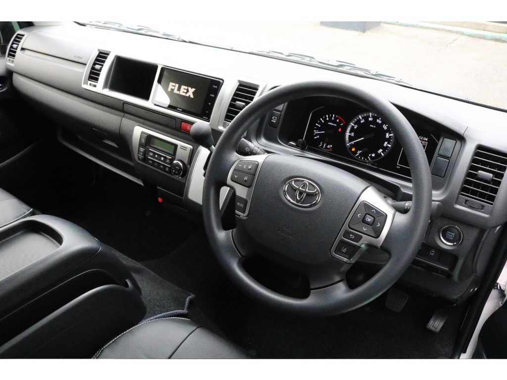 ステアリングからの音楽等の操作も可能！