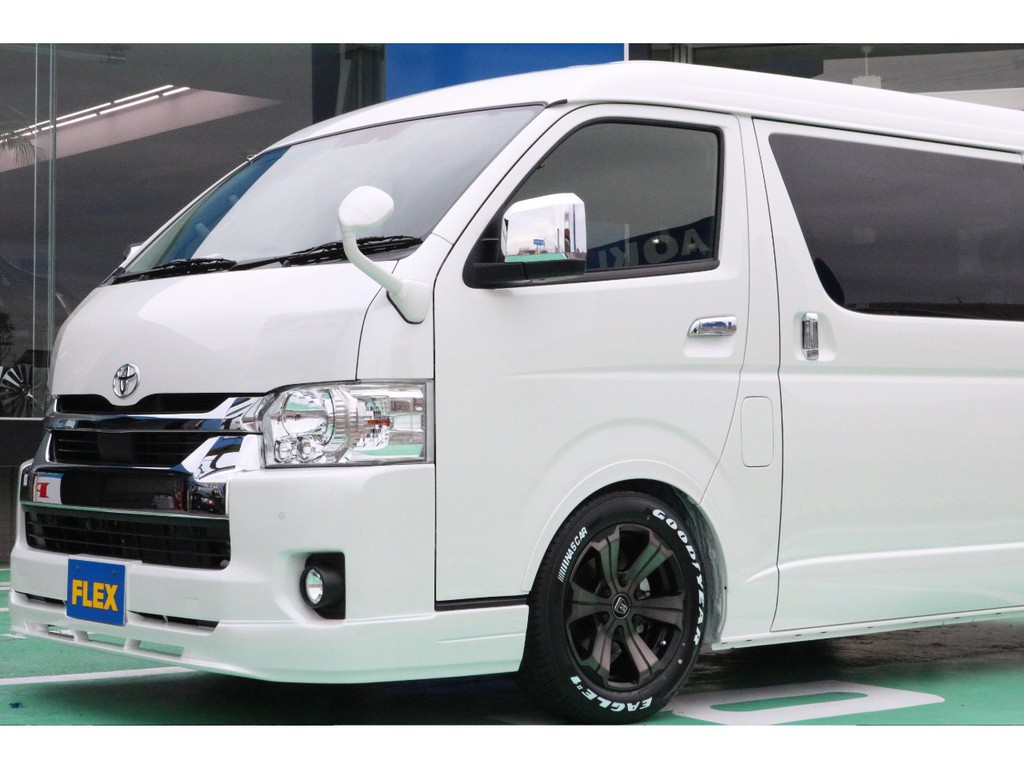 ローダウン施工も行っておりますので運転席への乗り降りも快適に♪