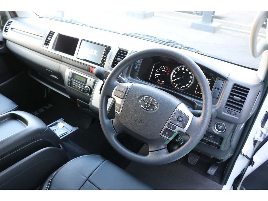 使い勝手が良く目線の高い運転席を是非ご体験下さい♪