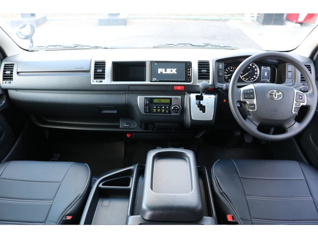 センターにはフルセグＳＤナビを装着！