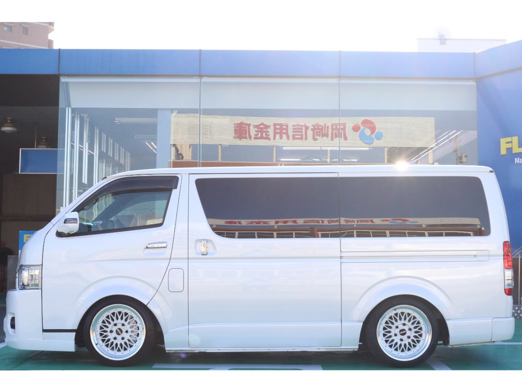 限定１台の厳選中古車両！ハイエース名古屋店に在庫しております！