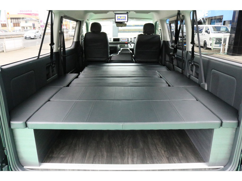 フラット空間は非常に広くご家族皆様でおくつろぎ頂けます