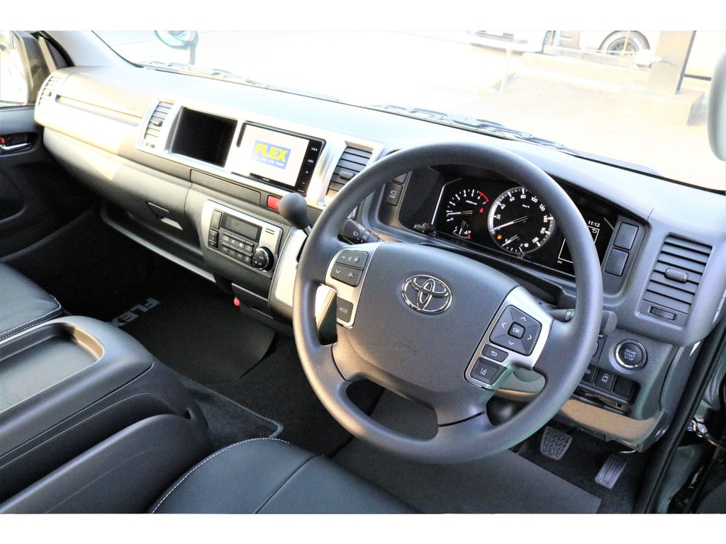 使い勝手の良いハンドル回り♪目線も高く運転も快適にして頂けます♪