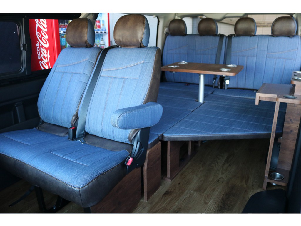 乗用車とは思えない空間でハイエースライフを存分にお楽しみください♪