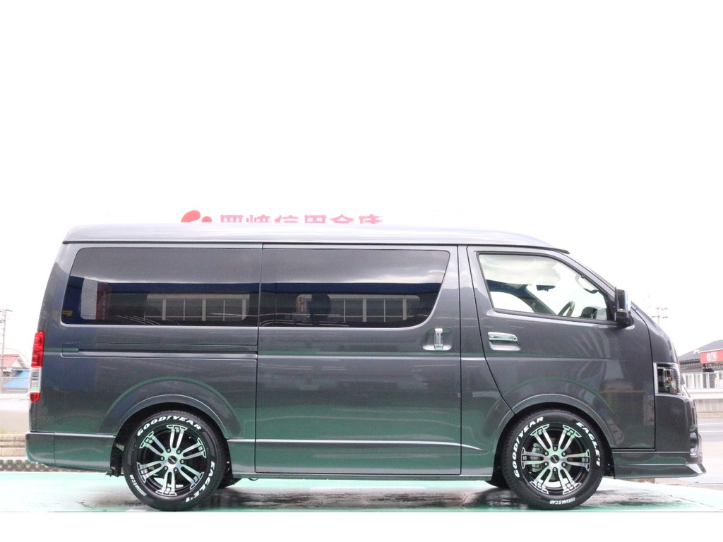 オリジナルリーガルフェンダーの装着で車高はより低く見えております♪