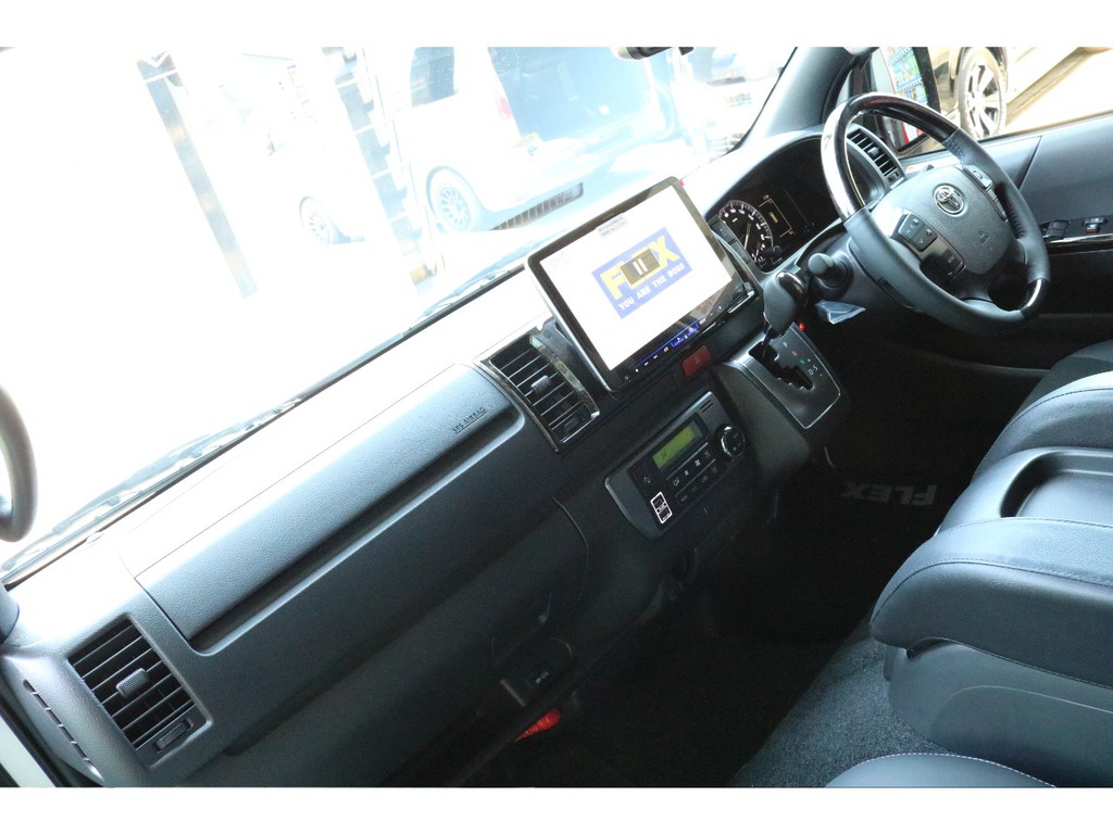 目線が高く快適に運転して頂く事が出来るのもハイエースの魅力です♪