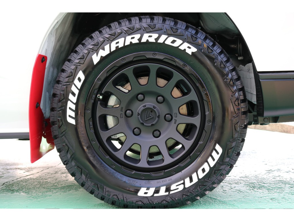 find93様 ハイエースタイヤ② ハイエース バンのタイヤサイズ [QDF-GDH201V-RFTDY] 2WD・2.8D