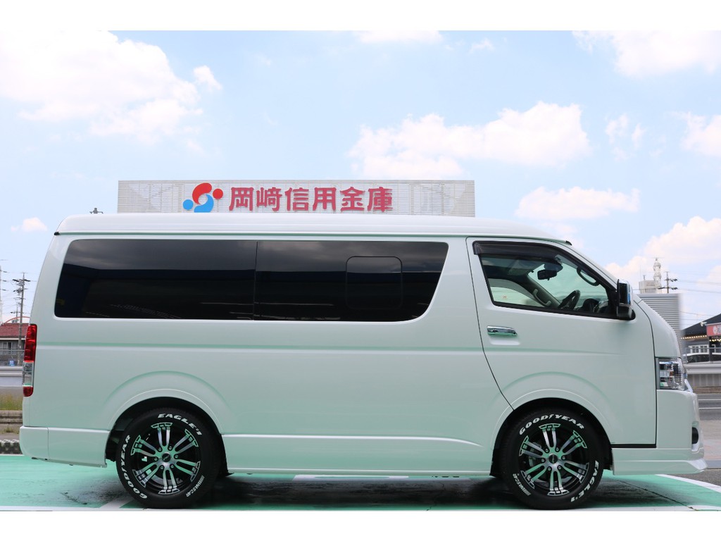 ローダウン施工を行っておりますので乗り降りも快適に♪