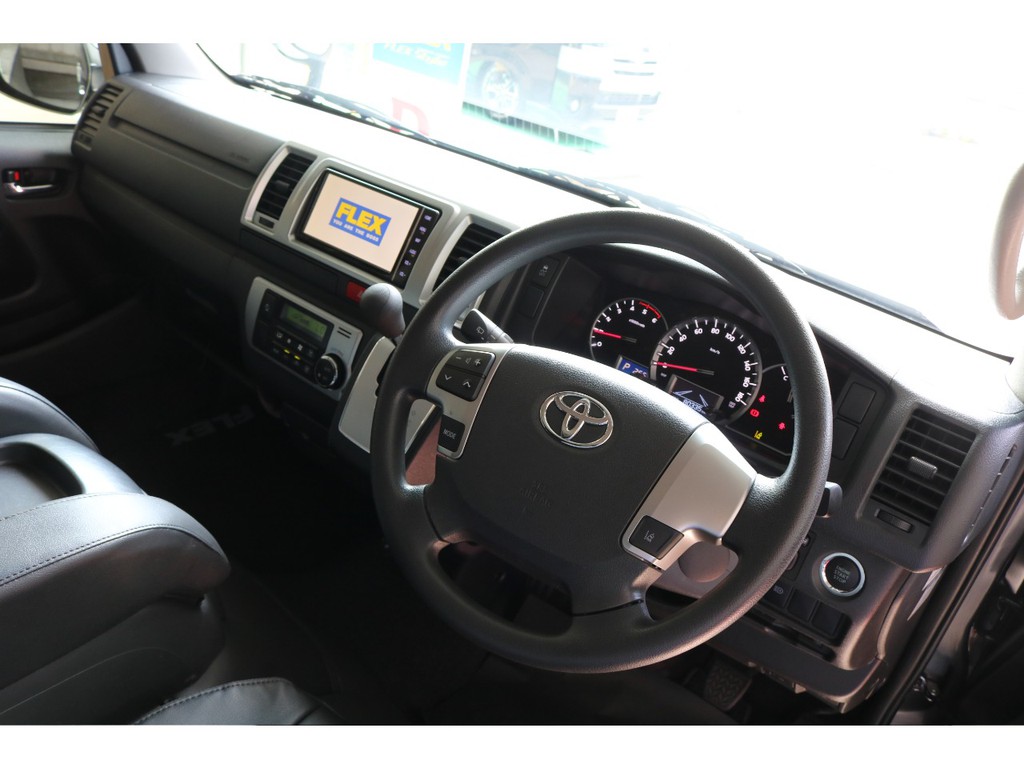 ステアリングスイッチで安全運転をアシスト！