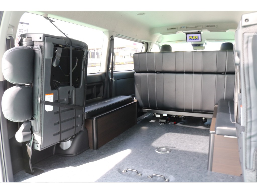 4列目・ベットマットを取り外せば広大な荷室が！！