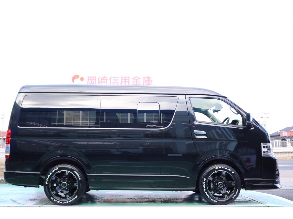 足元から統一感のある車両ですね♪