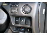 運転席からパワースライドドアの開閉も可能！