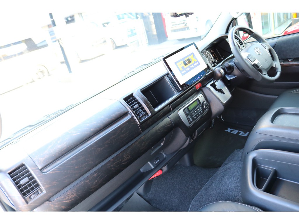 艶消しマホガニー調インテリアパネルをインストール！