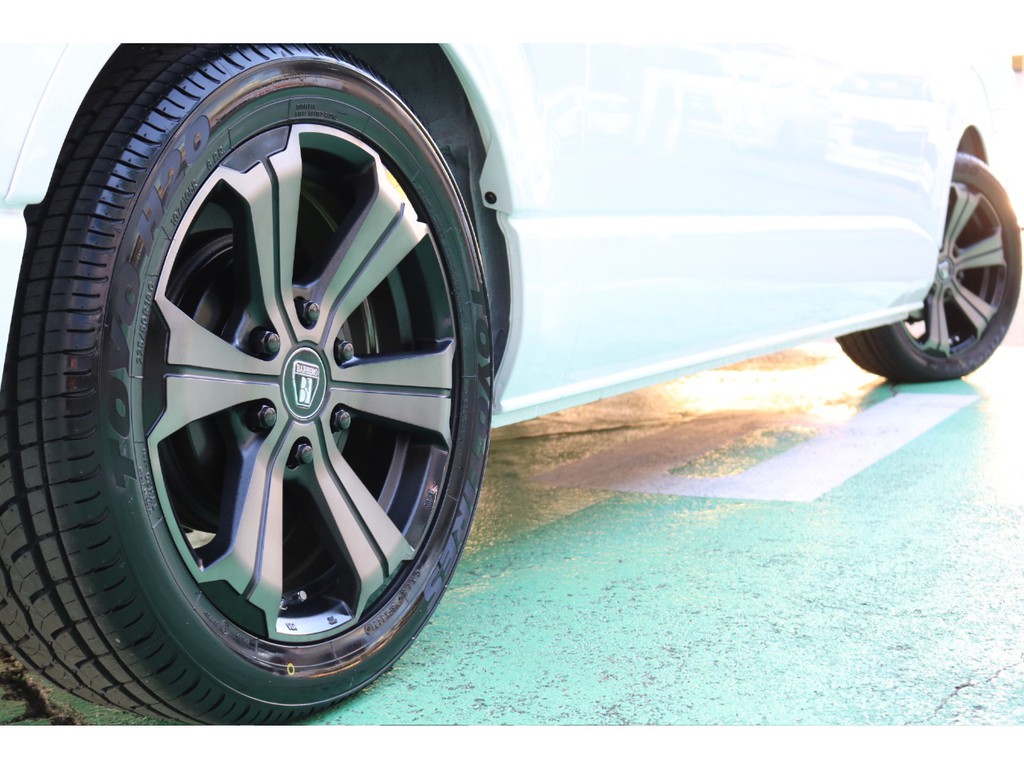 ＦＬＥＸオリジナルカラーU-GRANDE 18inchアルミホイールをインストール！